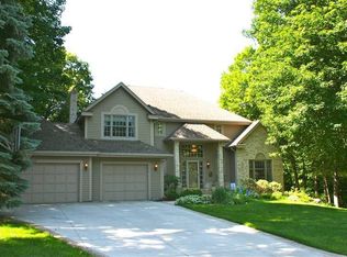 6340 Trapline Cir, Chanhassen, MN 55317