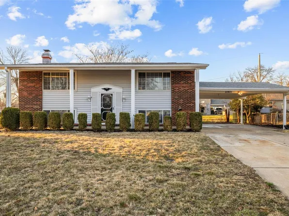 11971 Kentwood Dr, Maryland Heights, MO 63043
