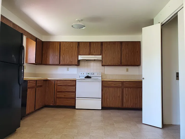 4845 Grant Ave — Photo 2