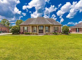 135 Autumn Ridge Dr, Thibodaux, LA 70301