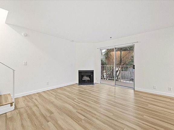 2nd image of 1452 S Canfield Ave APT 106