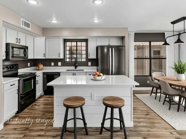 9837 W YUKON Drive, Peoria, AZ 85382