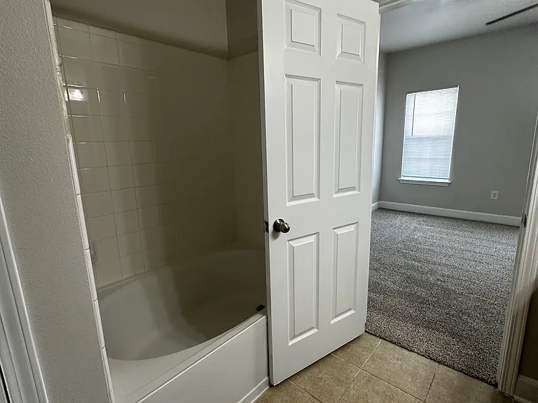 Lafayette Gardens Apartments — Photo 18