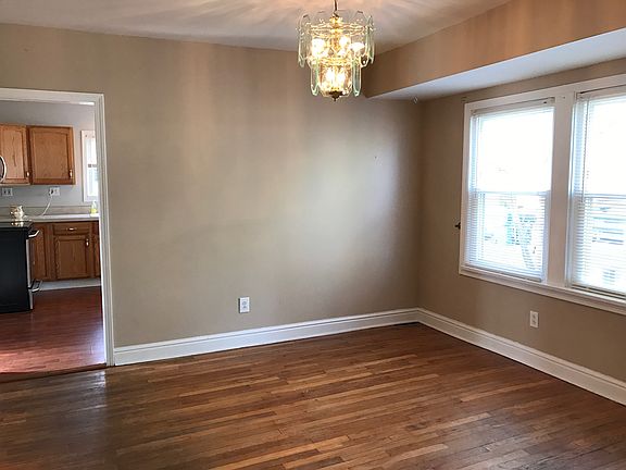 5th image of 20589 Woodstock Ave