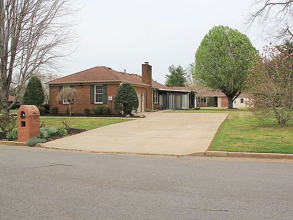 4th image of 2700 Regency Park Dr
