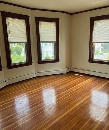 4th image of 19 Saint John Ave #2