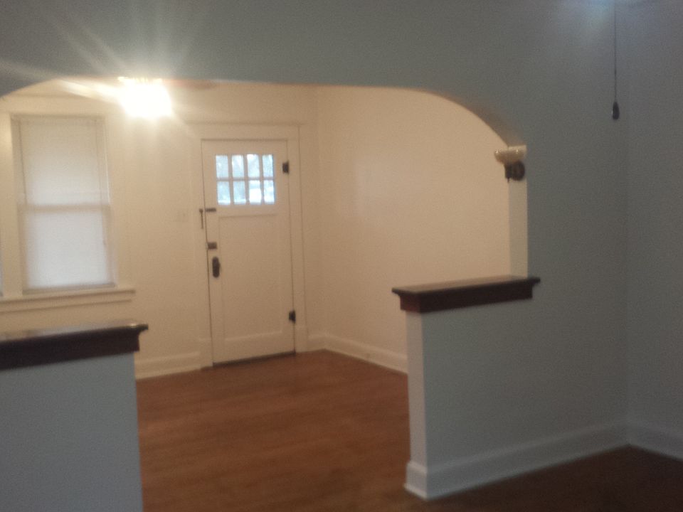 1st image of 7218 Gayola Pl