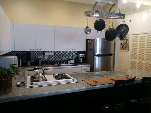 5th image of 1760 W Wrightwood Ave APT 109