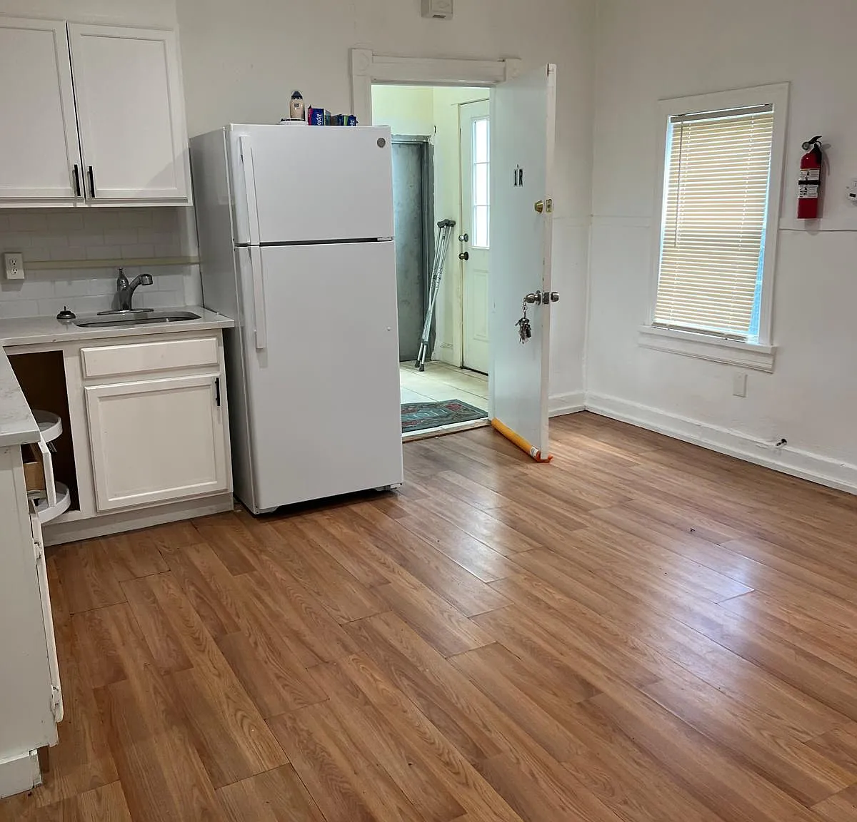 2 bed, $1,100 — Photo 2