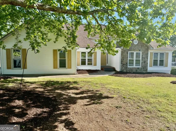 2965 Hunters Pond Ct, Snellville, GA 30078