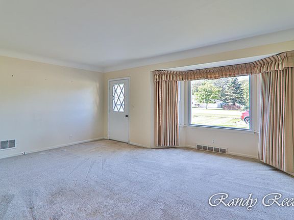 2nd image of 3646 Lake Michigan Dr NW