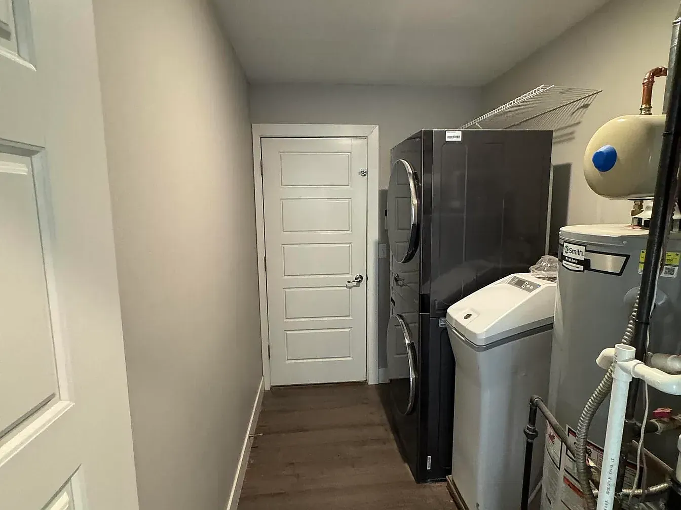 3 bed, 2.5 bath, 1758 sqft, $2,500 — Photo 4