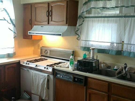 4th image of 3615 Gamble Ave