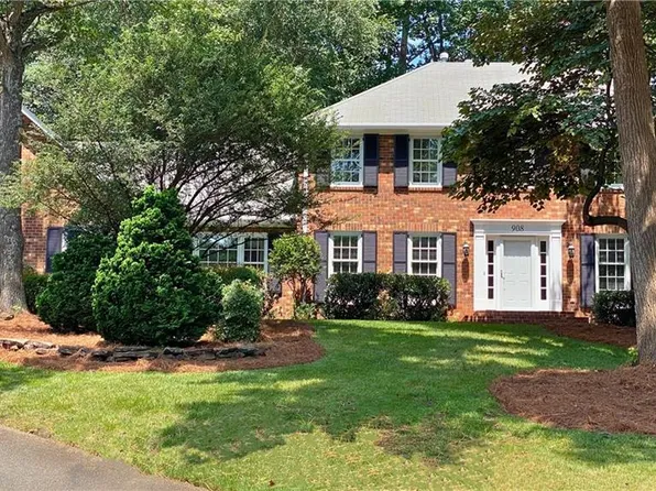 908 Shadowmere Ct, Winston Salem, NC 27104