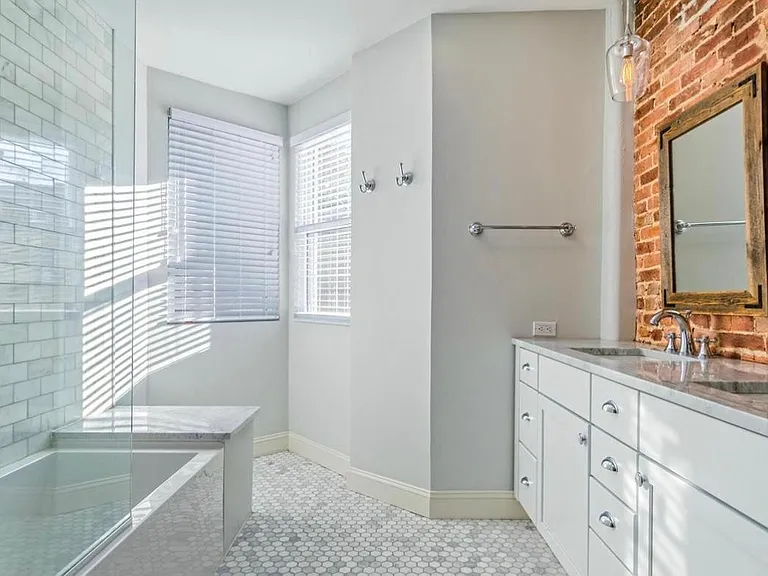 2127 E Fairmount Ave — Photo 3