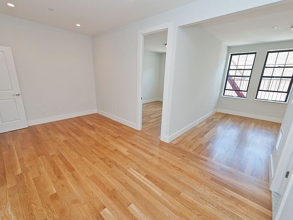 3rd image of 12-21 Astoria Blvd #2J
