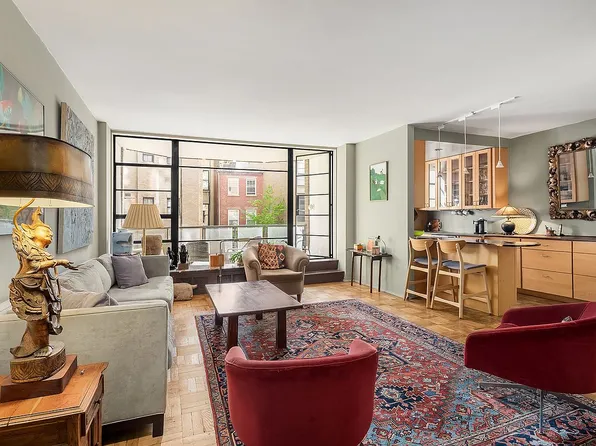 37 W 12th St APT 3D, New York, NY 10011