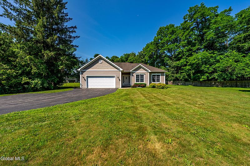 2nd image of 545 Sacandaga Road
