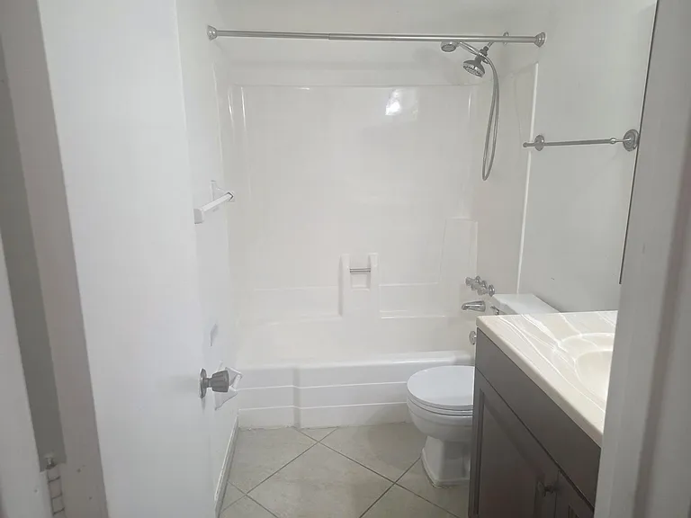 959 SE 2nd Ave #214 — Photo 26