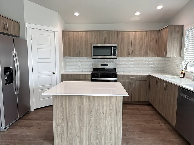 1125 W Jasper St — Photo 16