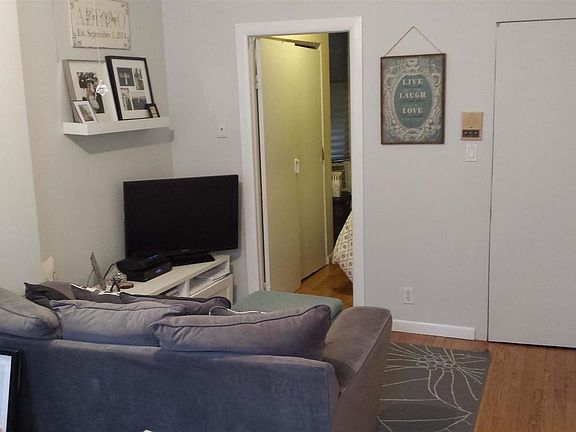 3rd image of 222 E 95th St APT 9