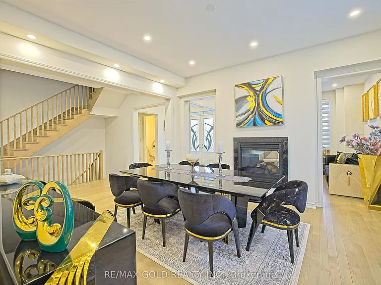 19 Marigold Blvd — Photo 11