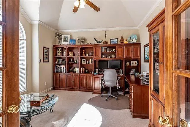 5914 Edgewood Dr — Photo 2