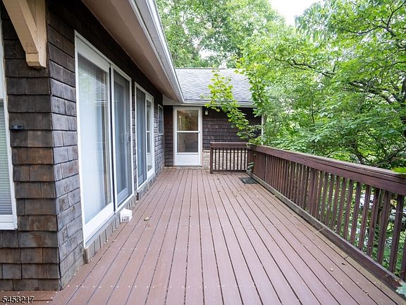 2nd image of 118 Lakeside Dr
