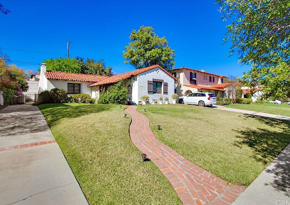 1st image of 2727 Fleur Dr