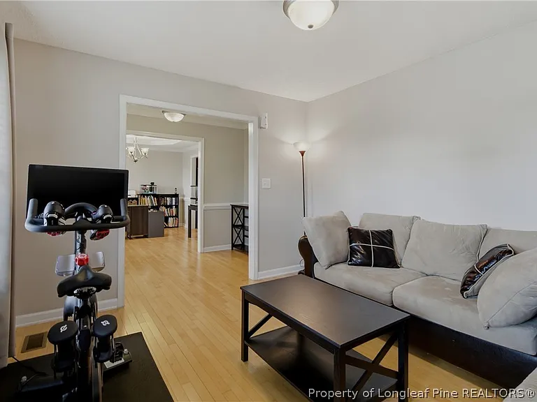420 Thorncliff Dr — Photo 9