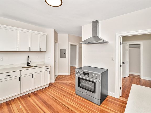 3rd image of 1420 River St