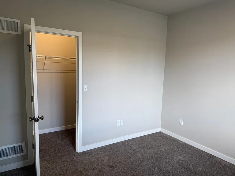 520 S Pine St — Photo 22