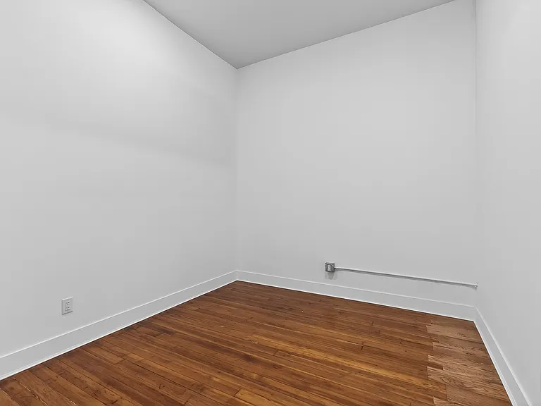 607 Main St #11 — Photo 6