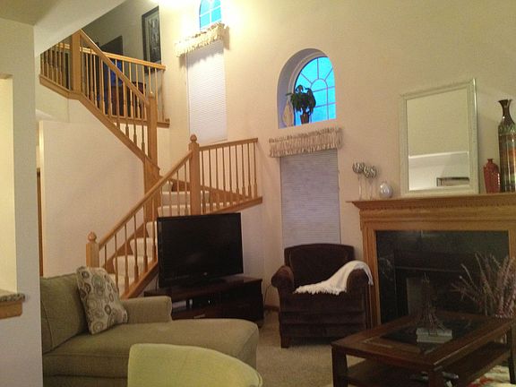 2 story Cathedral Ceilings