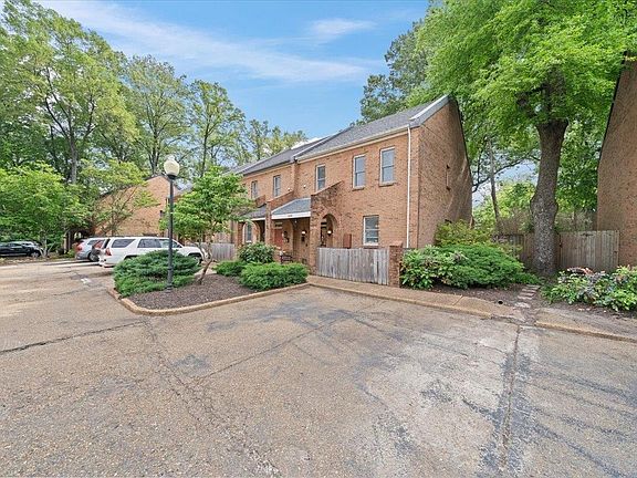 2nd image of 2286 Edgewood Cv #2286