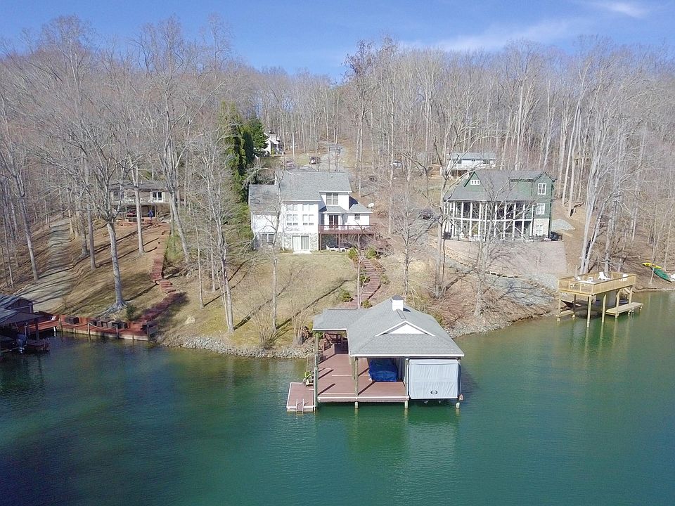 1st image of 213 Driftwood Ct