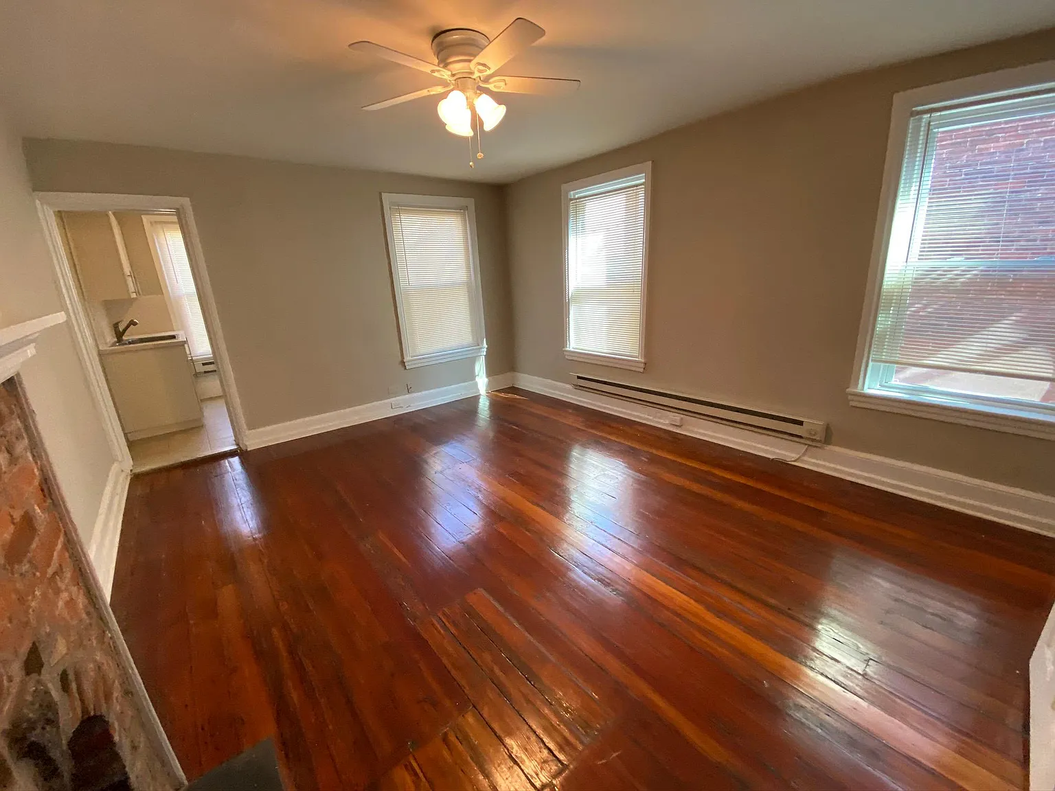Studio, 350 sqft, $1,150 — Photo 3
