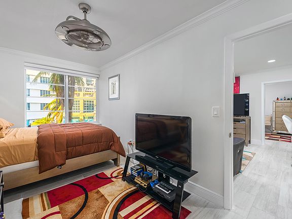 5th image of 1460 Ocean Dr