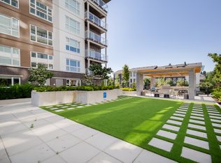 537 Foster Ave #406, Coquitlam, BC V3J0J9