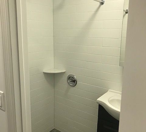 2nd image of 52 Kenmare St APT 3