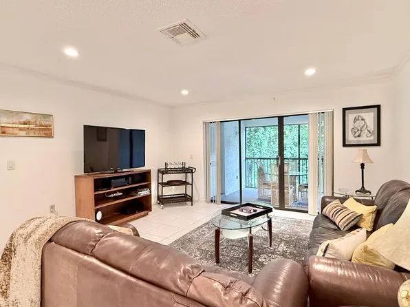 31 Stratford Ln W APT D, Boynton Beach, FL 33436