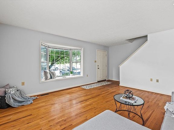 5th image of 683 Stonewall Dr