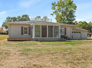 197 Douglass Rd, Beaver Falls, PA 15010