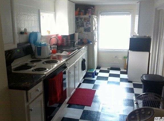 4th image of 16 Beech St S