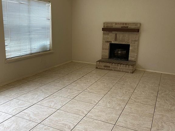 2nd image of 10702 Parkland Woods Dr