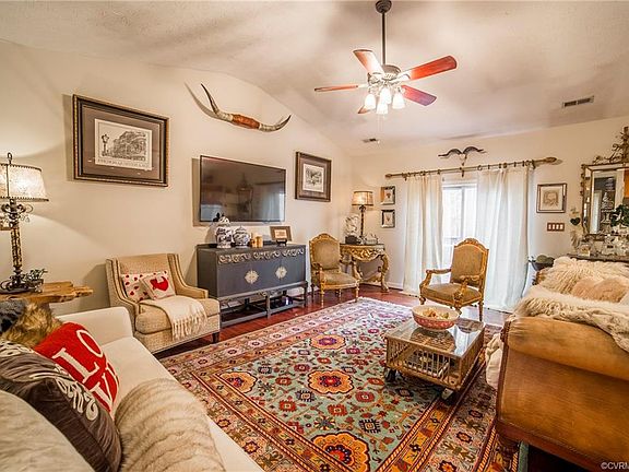5th image of 5266 Fisher Crest Ln