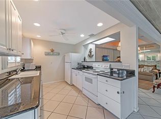 715 2nd St S, Naples, FL 34102