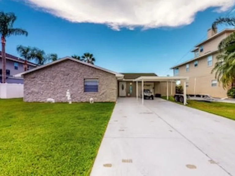 Camelia Dr — Photo 2