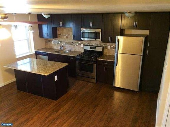 5th image of 908 Woodlawn Ave