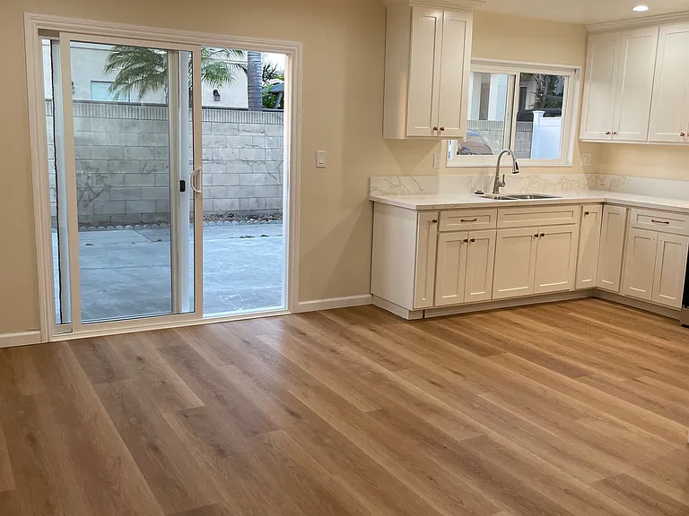 12572 Lorna St — Photo 6